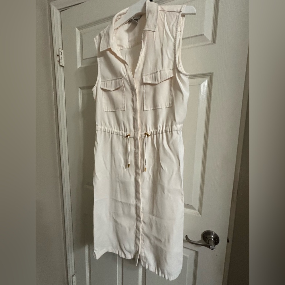 H&M cream colored sleeveless dress